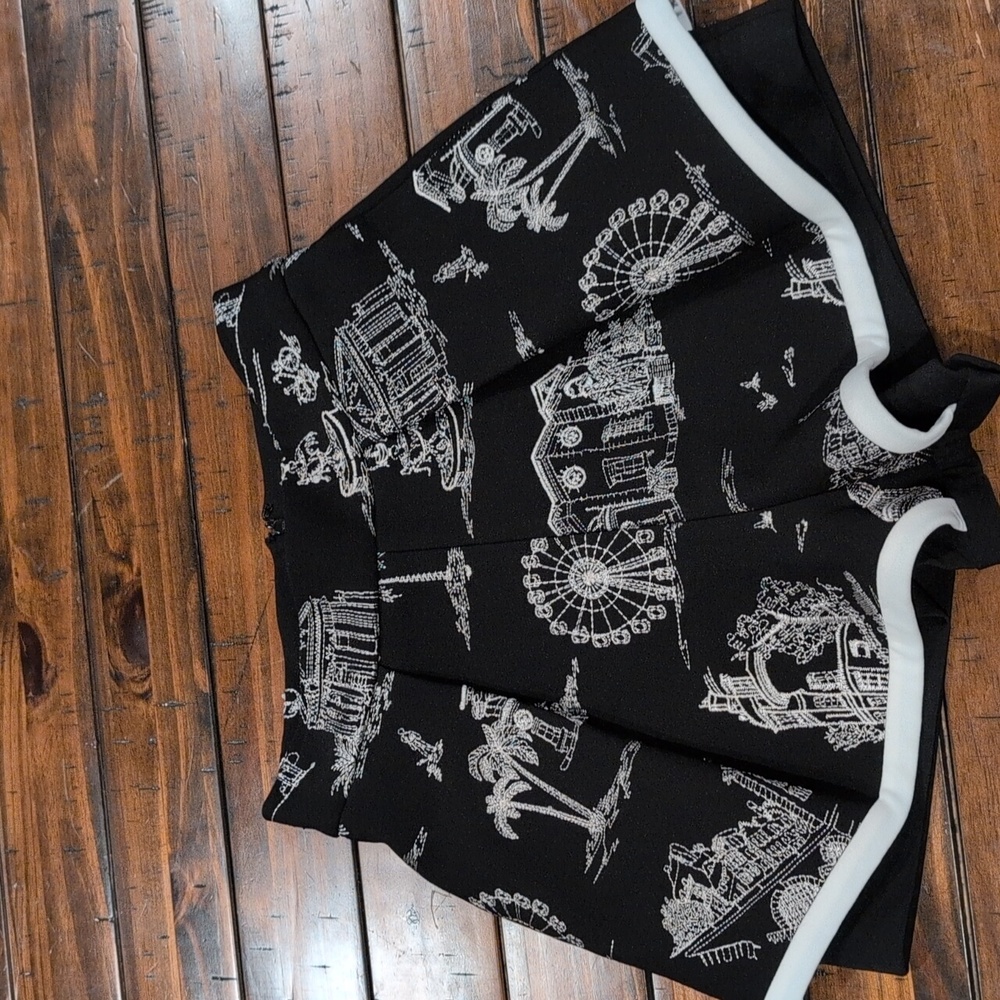 Maje Ipom Embroidered Shorts - Picture 4 of 10